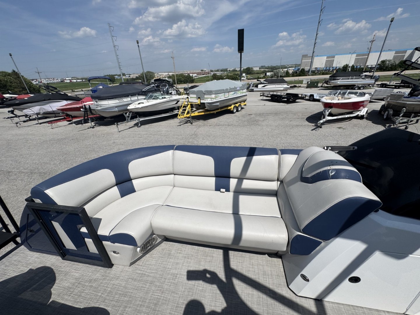 Used 2021 25' Montara Surf Boss Surf Boat