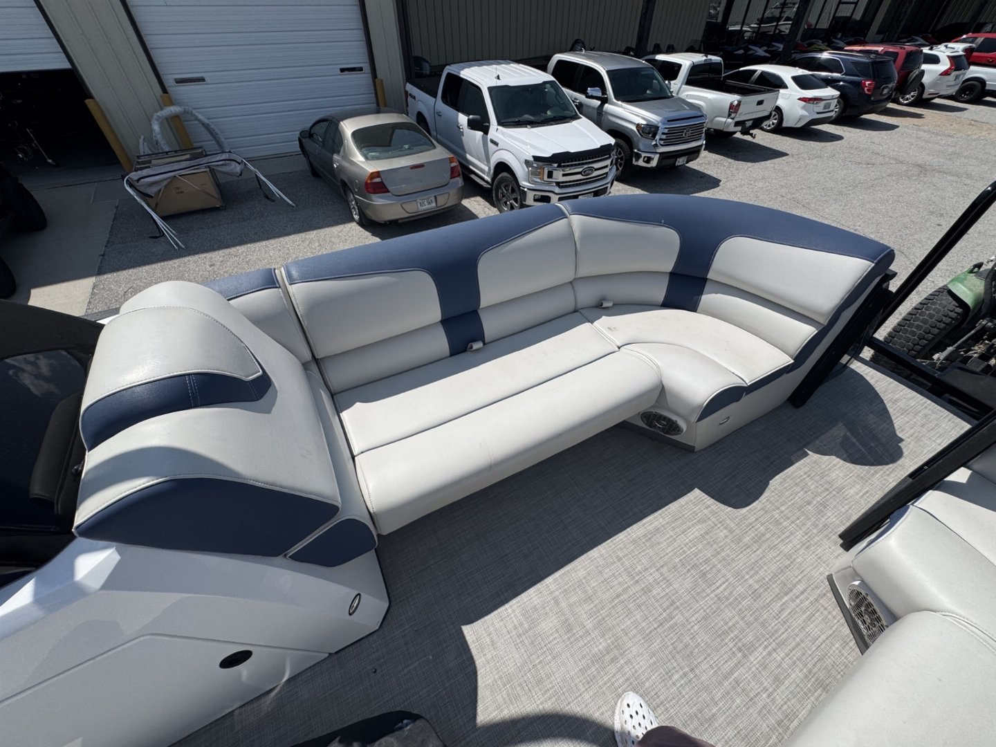 Used 2021 25' Montara Surf Boss Surf Boat