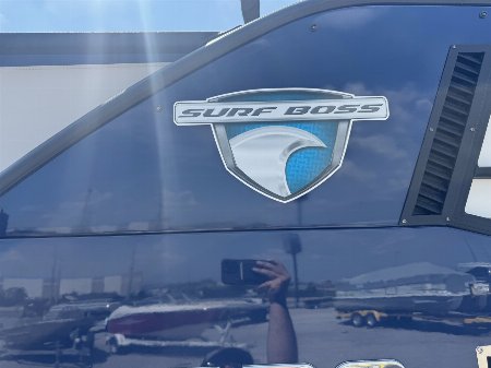 Used 2021 25' Montara Surf Boss Surf Boat