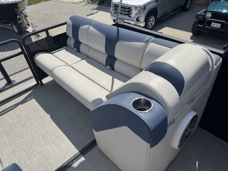 Used 2021 25' Montara Surf Boss Surf Boat
