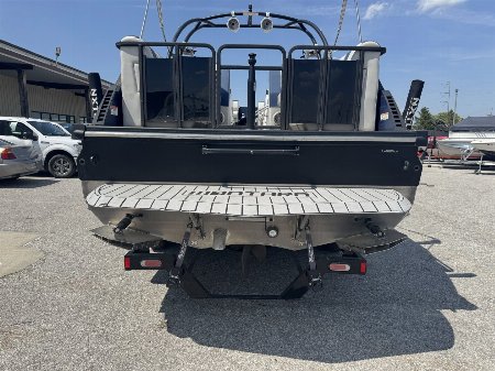 Used 2021 25' Montara Surf Boss Surf Boat