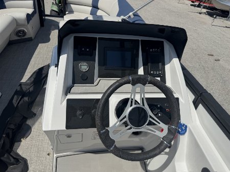 Used 2021 25' Montara Surf Boss Surf Boat