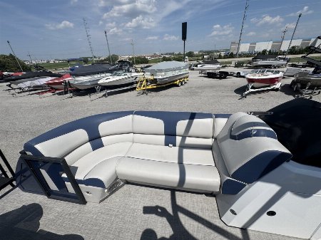 Used 2021 25' Montara Surf Boss Surf Boat