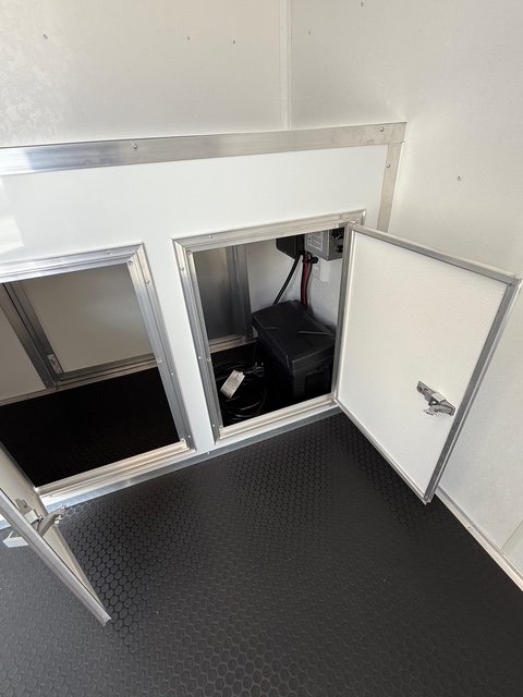New 2025 VINTAGE OUTLAW 8 X 28 RACE TRAILER