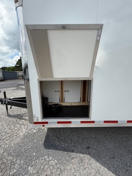 New 2025 VINTAGE OUTLAW 8 X 28 RACE TRAILER
