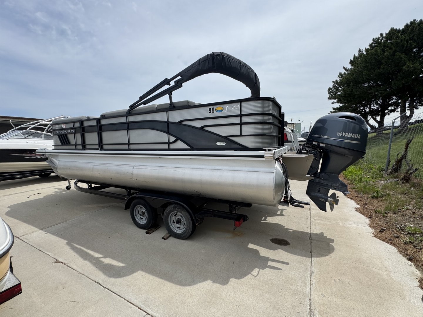 Used 2021 Bennington 22 LSS Tri-toon Boat