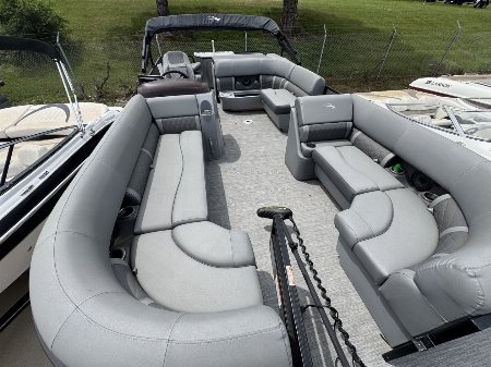 Used 2021 Bennington 22 LSS Tri-toon Boat