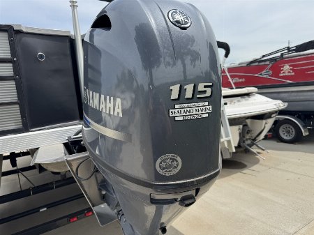 Used 2021 Bennington 22 LSS Tri-toon Boat