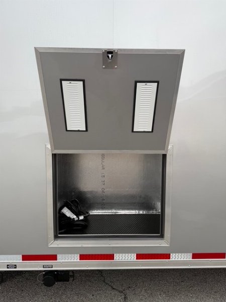 New 2025 VINTAGE PROSTOCK 8 X 48 RACE TARILER BATH PKG