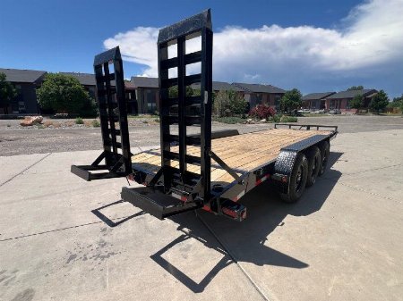 New 2025 Load Trail 83''x22' Tri Axle Eq Equipment Trailer