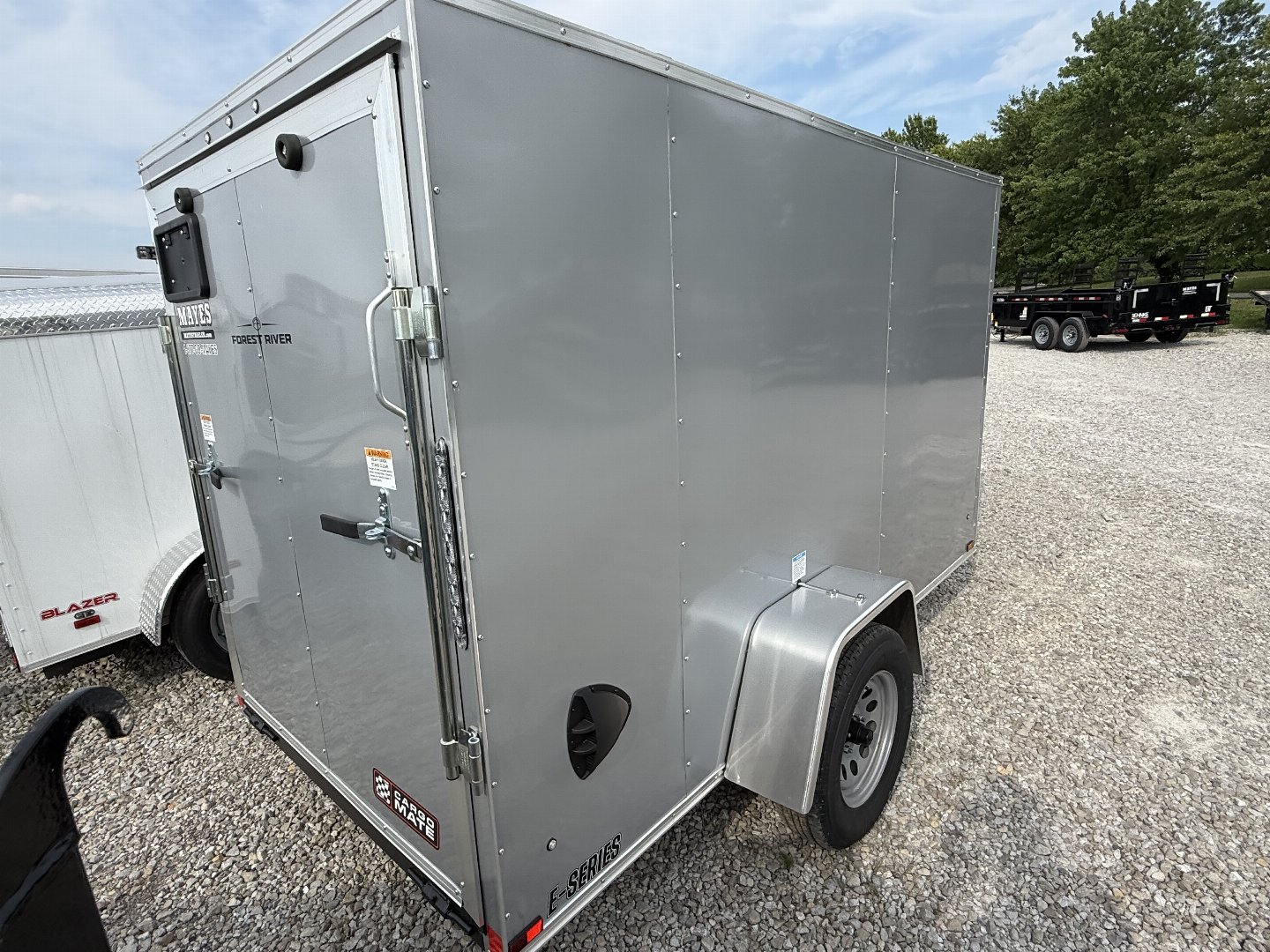 New 2026 Cargo Mate EHECO510SA-24 Enclosed 5x10 SA RAMP DOOR (GVW:2990) SILVER FROST
