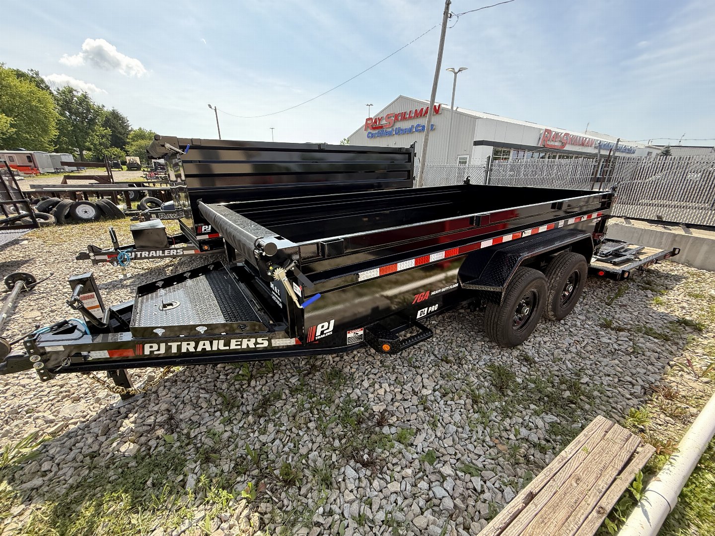 New 2026 PJ Trailer DL142 Dump Trailer 83X14 TA 24" SIDES (GVW:14000)  BLACK