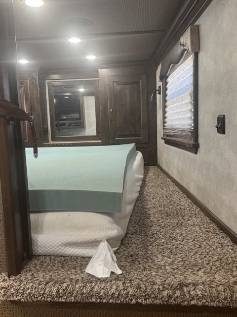 Used 2018 4-Star 4 Horse Living Quarters Horse Trailer