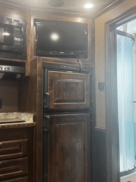 Used 2018 4-Star 4 Horse Living Quarters Horse Trailer