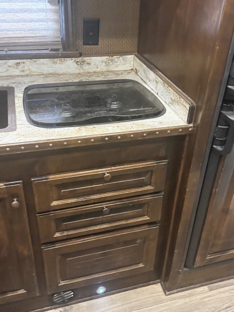 Used 2018 4-Star 4 Horse Living Quarters Horse Trailer