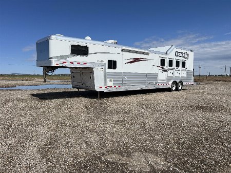 Used 2018 4-Star 4 Horse Living Quarters Horse Trailer
