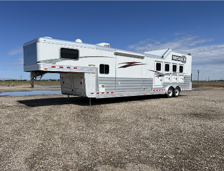 Used 2018 4-Star 4 Horse Living Quarters Horse Trailer