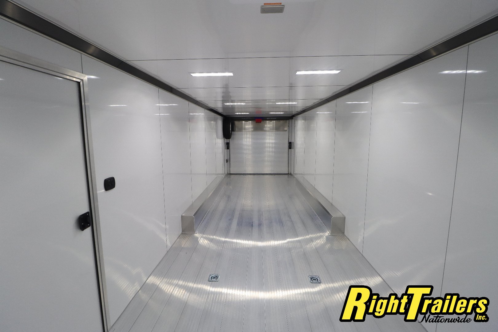 New 2025 inTech Trailers 8.5x32 Race Trailer
