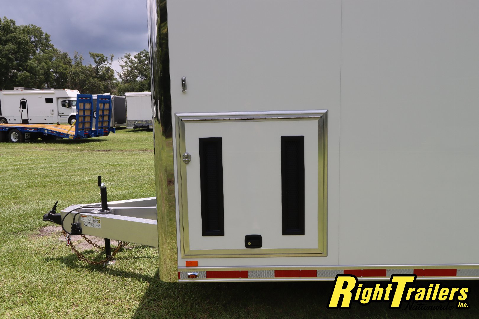 New 2025 inTech Trailers 8.5x32 Race Trailer