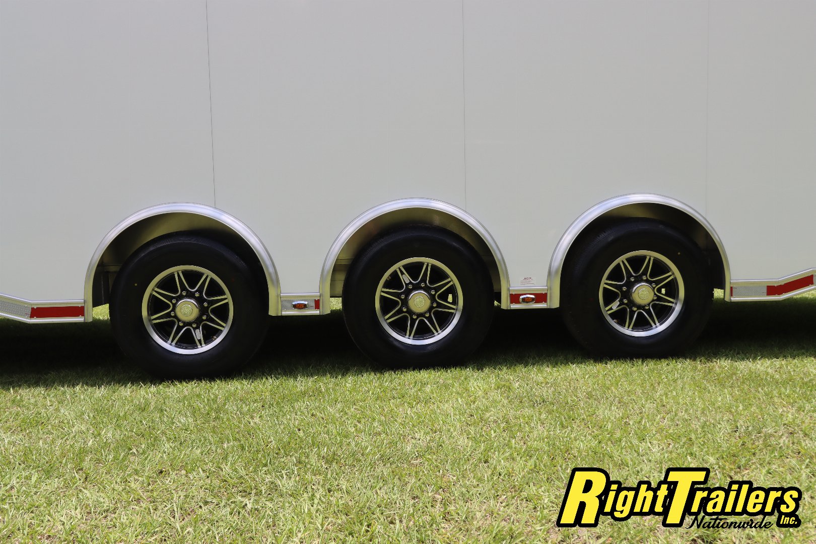 New 2025 inTech Trailers 8.5x32 Race Trailer