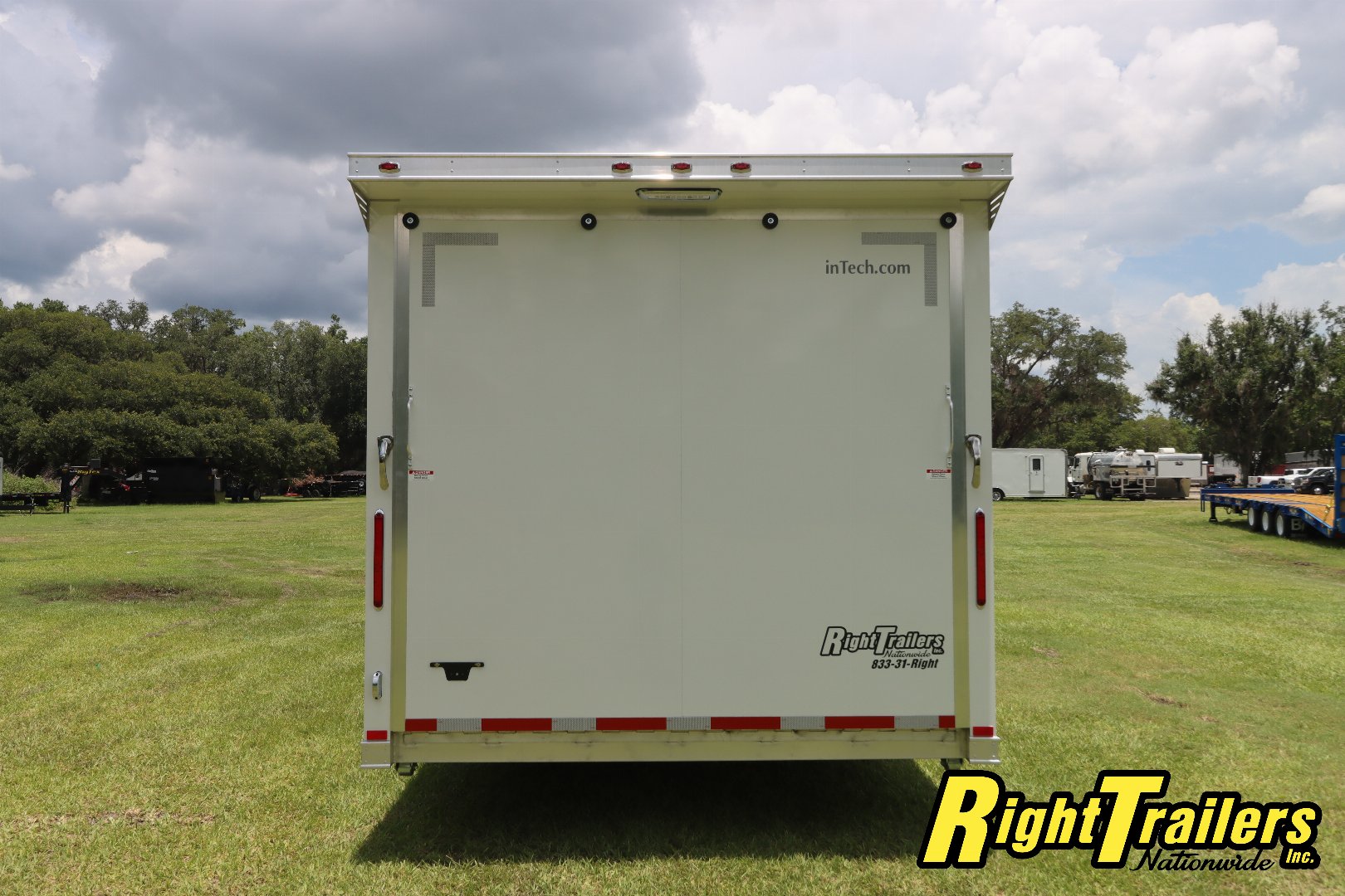 New 2025 inTech Trailers 8.5x32 Race Trailer