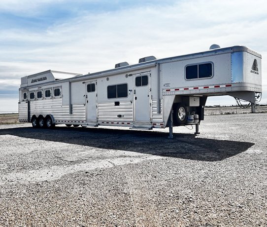 Used 2019 Elite 5 Horse Living Quarters Trailer
