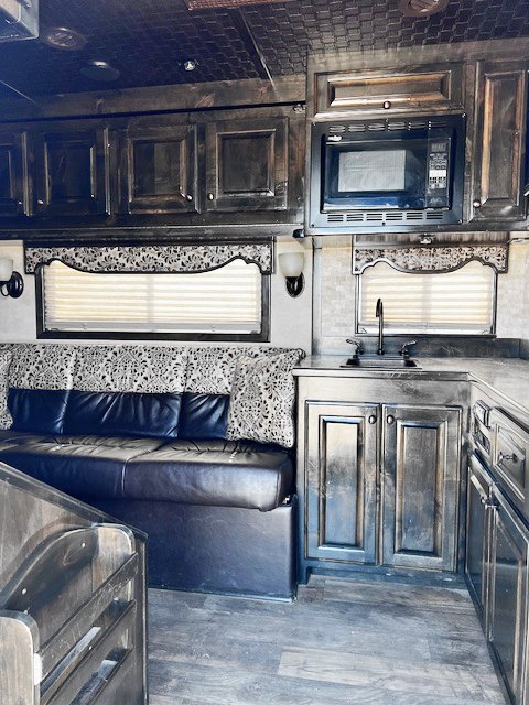Used 2019 Elite 5 Horse Living Quarters Trailer
