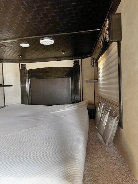 Used 2019 Elite 5 Horse Living Quarters Trailer