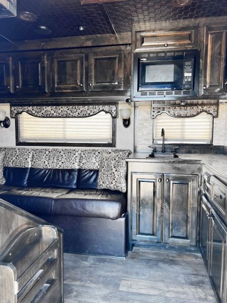 Used 2019 Elite 5 Horse Living Quarters Trailer