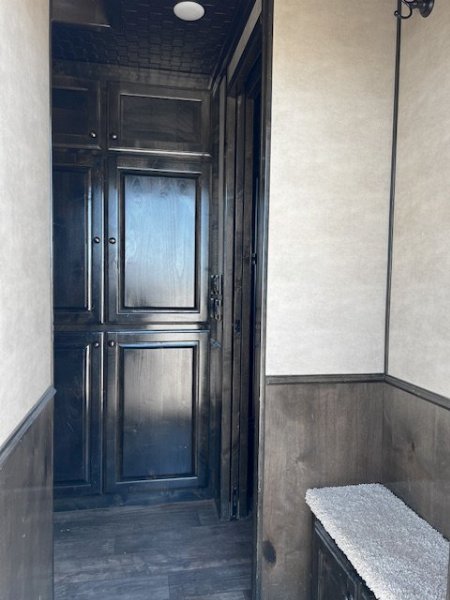 Used 2019 Elite 5 Horse Living Quarters Trailer