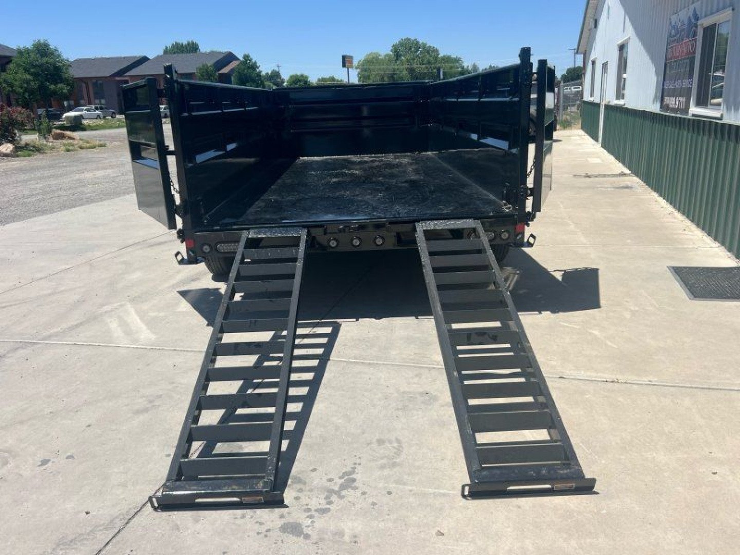 New 2025 Load Trail 83''x16' Low-Pro Dum Dump Trailer