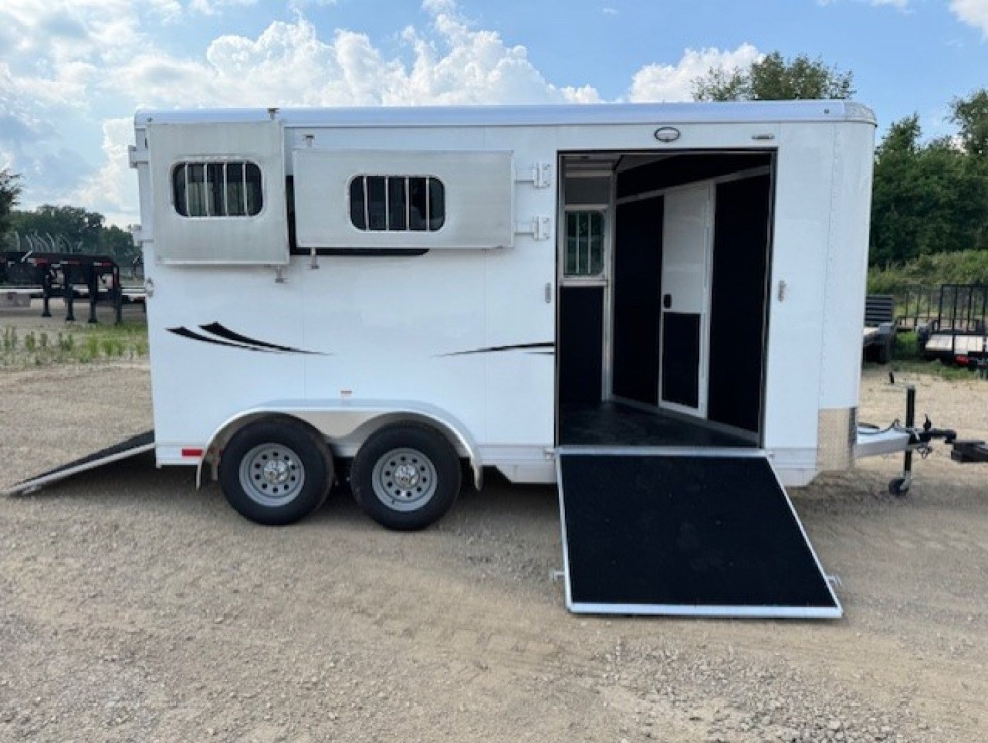 New 2026 Shadow 69166S-2STR-SR-BP Horse Trailer