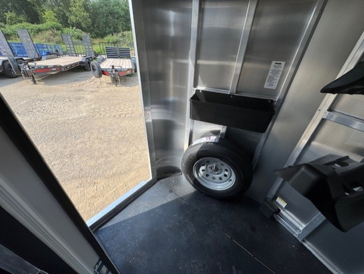 New 2026 Shadow 69166S-2STR-SR-BP Horse Trailer