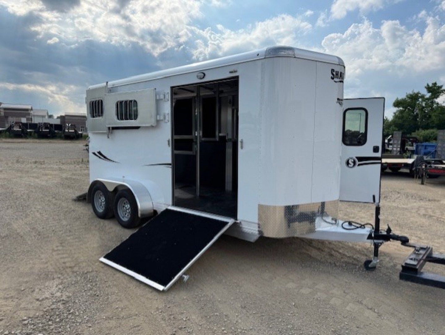 New 2026 Shadow 69166S-2STR-SR-BP Horse Trailer