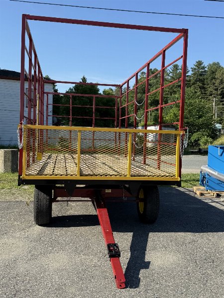 New 2025 Farmco HAY WAGON 818