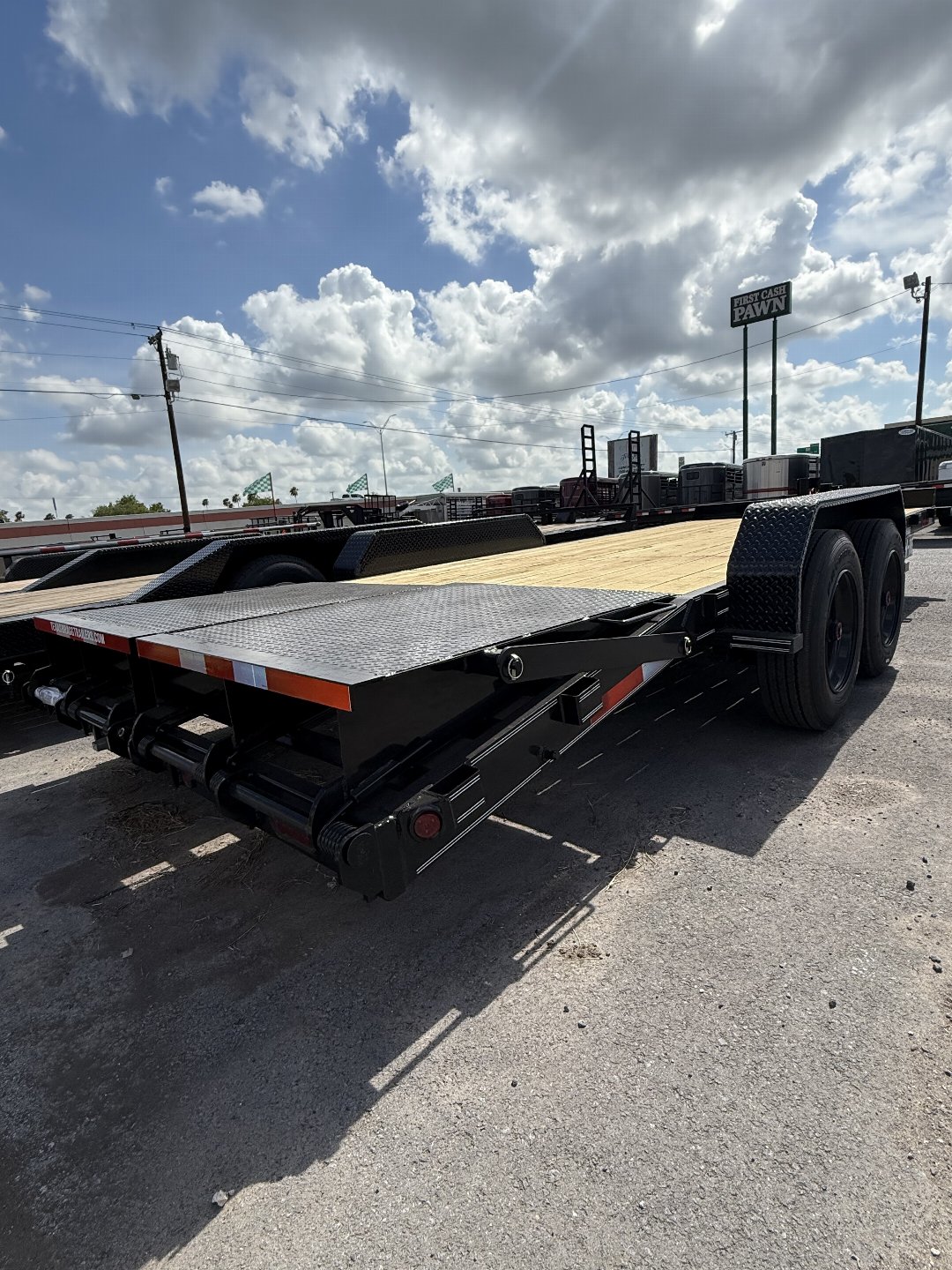 New 2025 Texas Bragg Trailers 20ft 16k Mini Megas Equipment Trailer