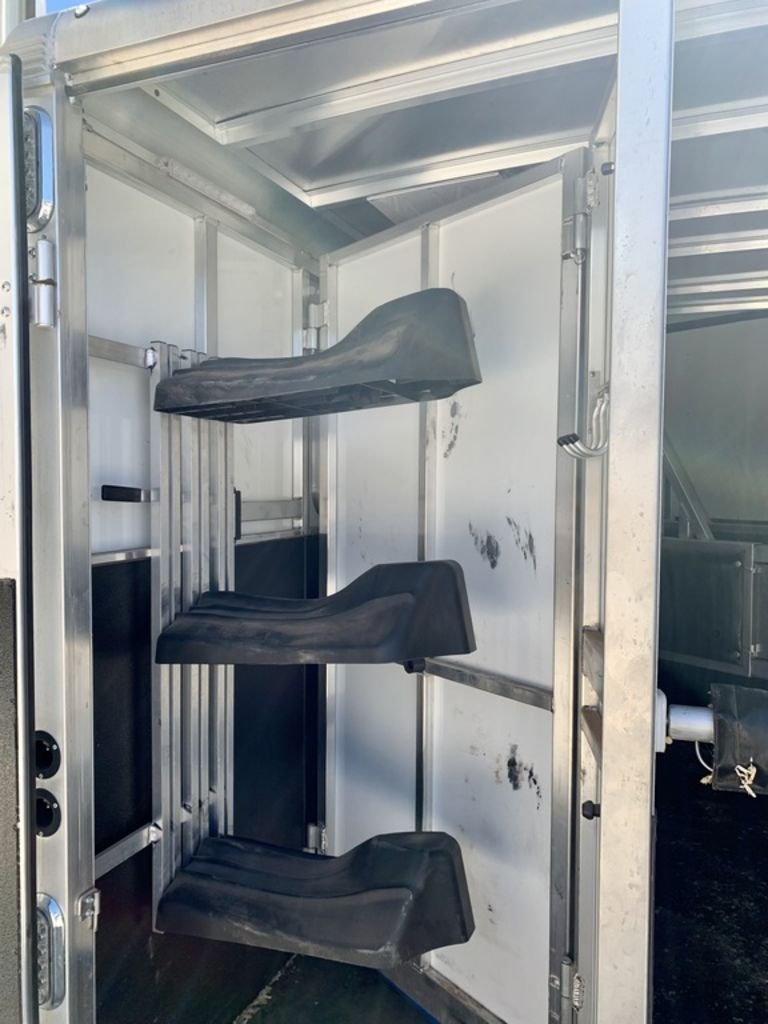 Used 2021 Sundowner Trailers SD 3H BP SUPER TACK 21