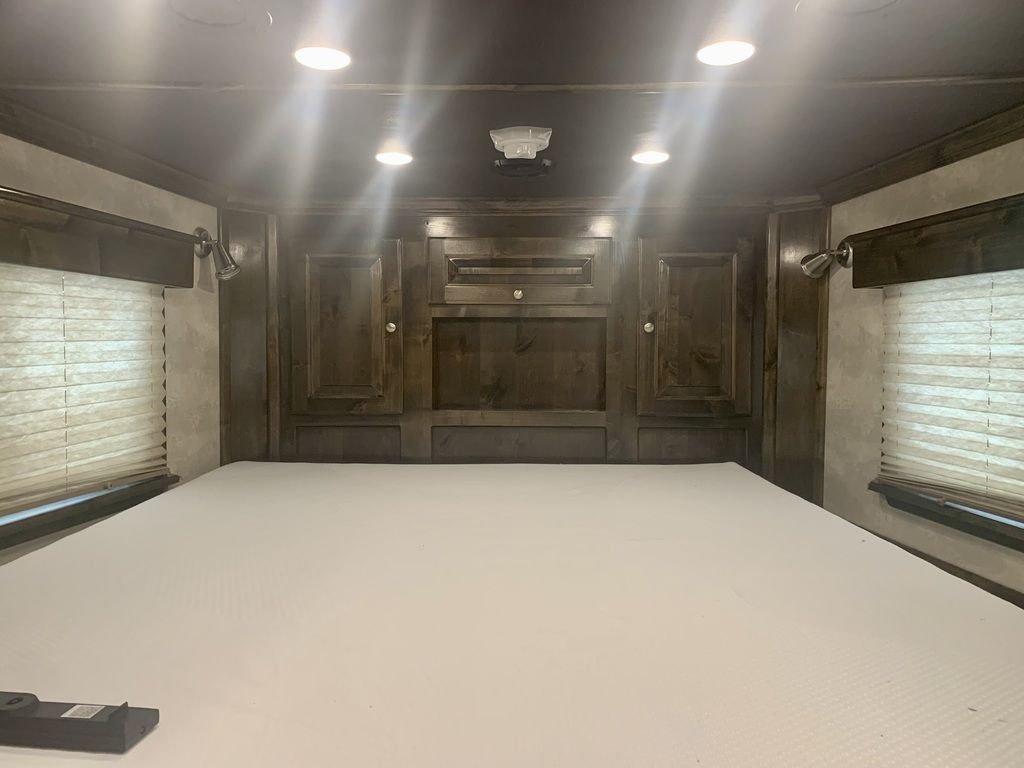 Used 2020 Cimarron Trailers Norstar Horse Gooseneck 4H