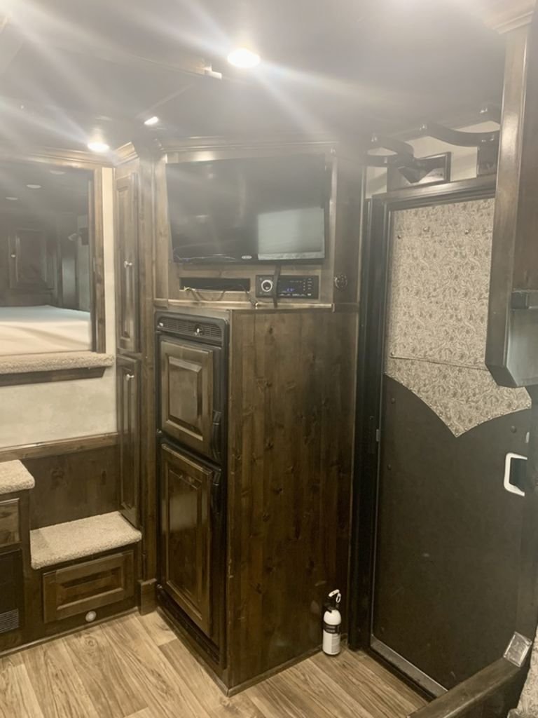 Used 2020 Cimarron Trailers Norstar Horse Gooseneck 4H