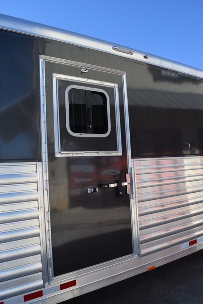 New 2024 4-Star Trailers STRAIGHT LOAD 2+1