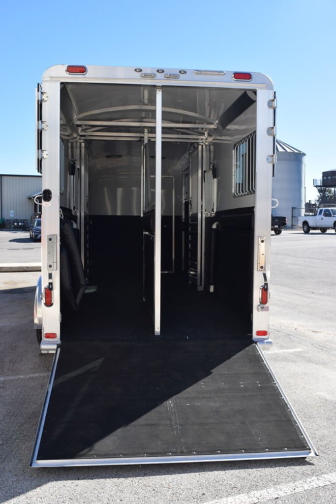 New 2024 4-Star Trailers STRAIGHT LOAD 2+1