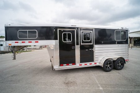 New 2025 4-Star Trailers  6'10" STRAIGHT LOAD