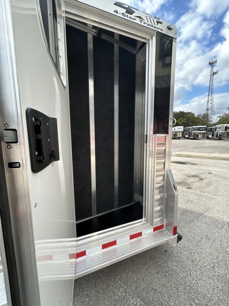 New 2025 4-Star Trailers 6HORSE TRAINER
