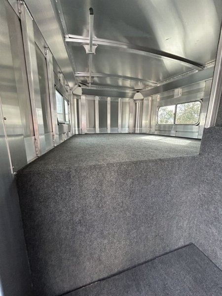 New 2025 4-Star Trailers 6HORSE TRAINER