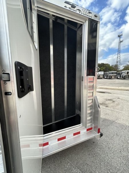 New 2025 4-Star Trailers 6HORSE TRAINER