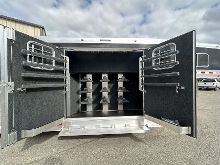 New 2025 4-Star Trailers 6HORSE TRAINER
