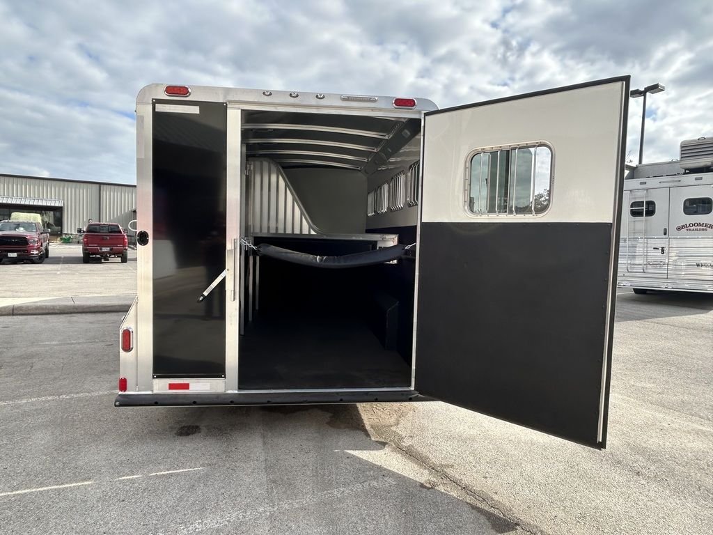New 2025 4-Star Trailers 4STAR 4H DELUXE SLANT LOAD GN