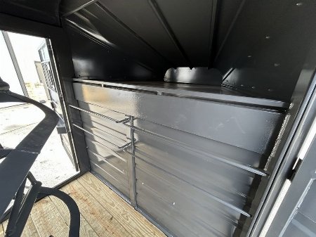 New 2025 Swift Built Trailers SB 20' STK W/ TACK
