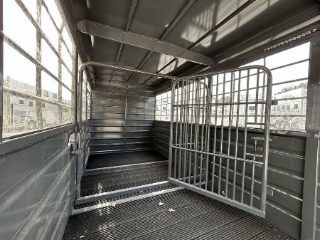New 2025 Swift Built Trailers SB 20' STK W/ TACK