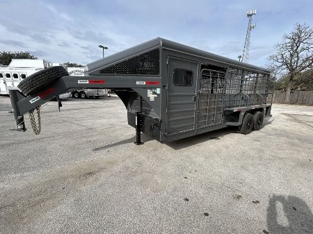 New 2025 Swift Built Trailers SB 20' STK W/ TACK